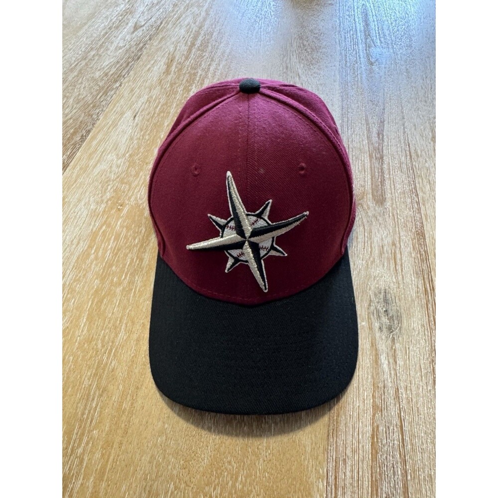 New Era Seattle Mariners 39THIRTY Hat Mens Medium Large Maroon Black MLB Cap